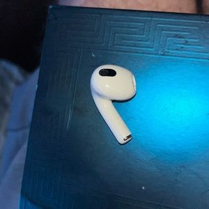 Left Apple AirPod Pro